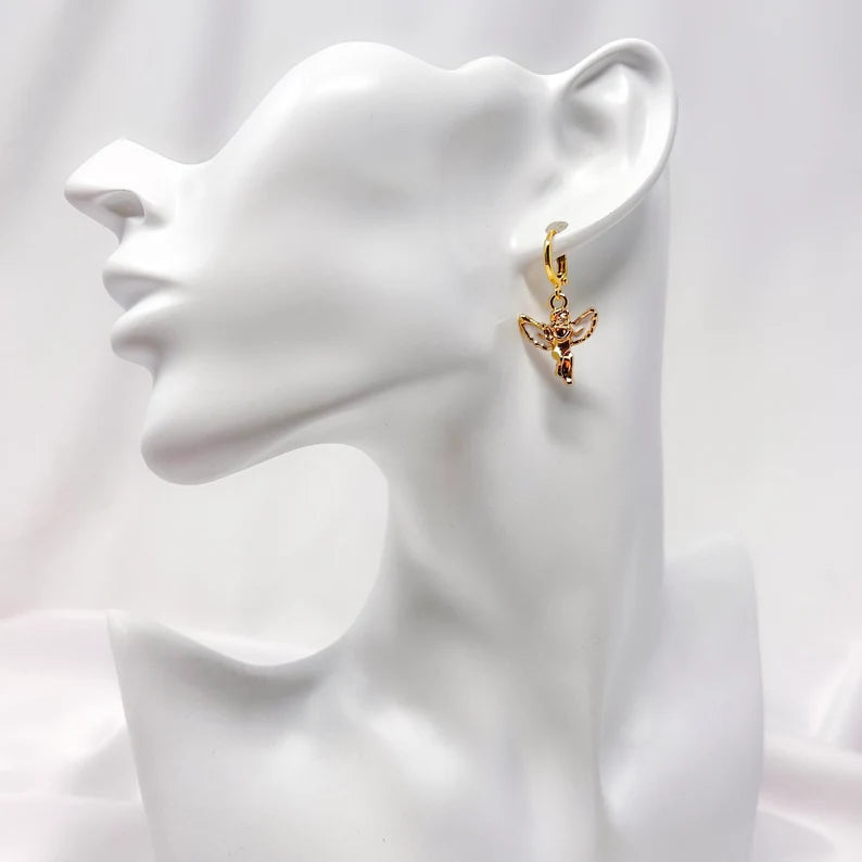 Boucles d'oreilles Ange aux ailes blanches, bijou en plaqué or et en émail