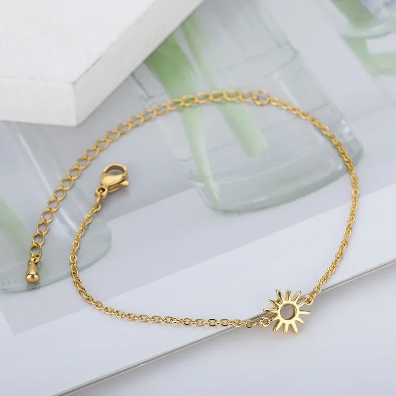 Bracelet Soleil ajouré, bijou en acier inoxydable doré