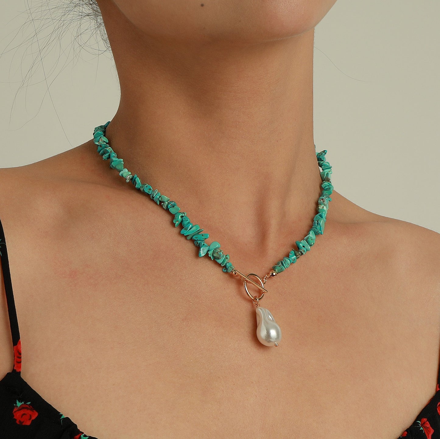Collier Hawaï, bijou en pierres de corail turquoises