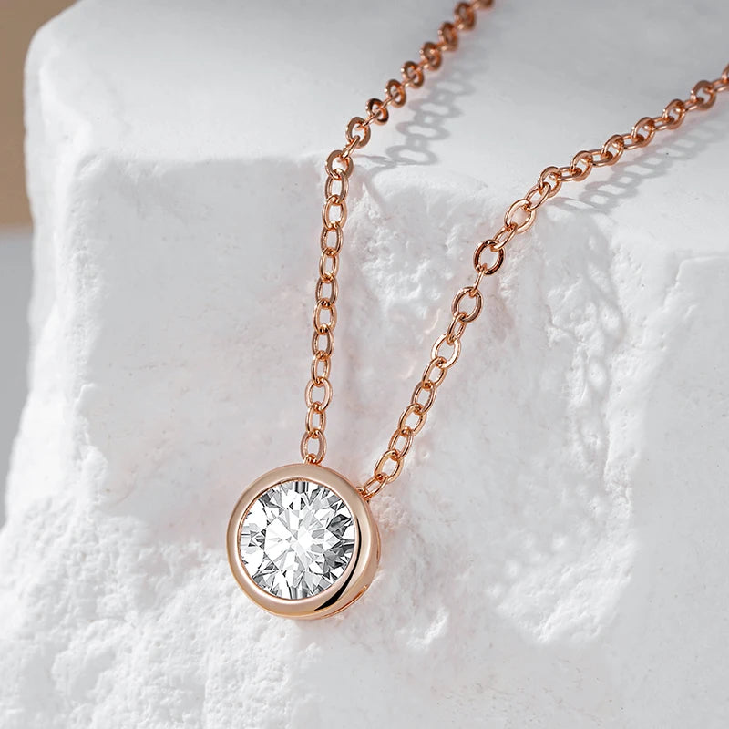 Collier avec pendentif en zircon cubique blanc, bijou en plaqué or rose