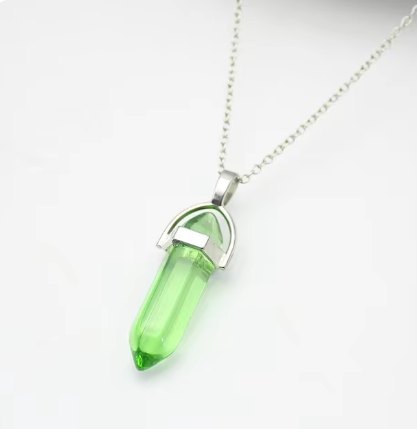 Collier avec pendentif à pointe hexagonale, bijou en acier inoxydable et en pierre de cristal vert