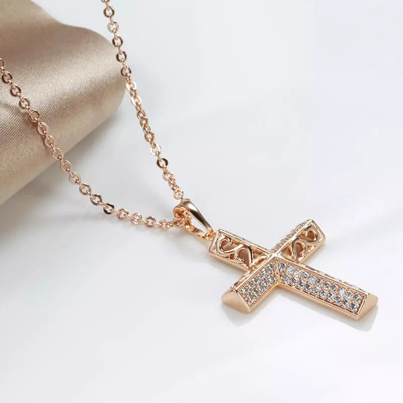 Collier Croix de Jésus avec zircons, bijou en alliage plaqué or 585 (14 carats) et en zircons naturels