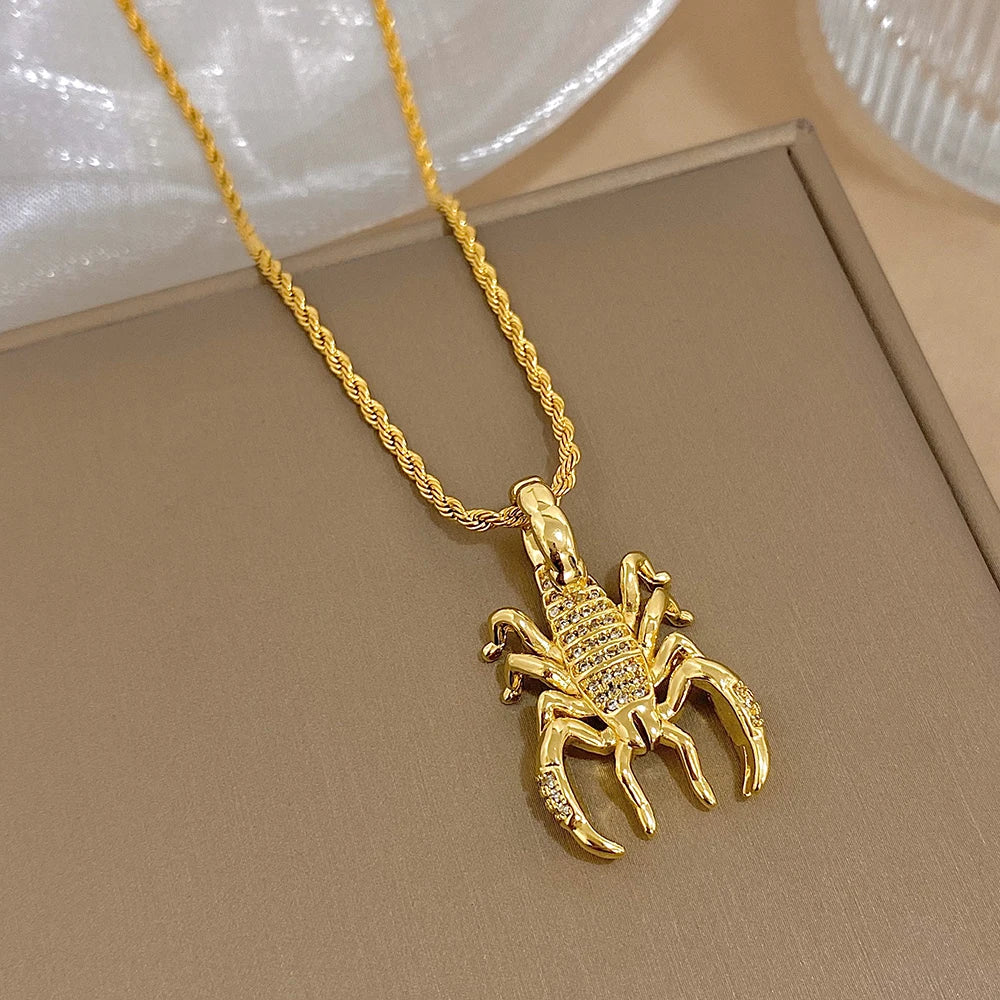 Collier Scorpion, bijou en alliage plaqué or jaune 585 (14 ct) et zircons naturels