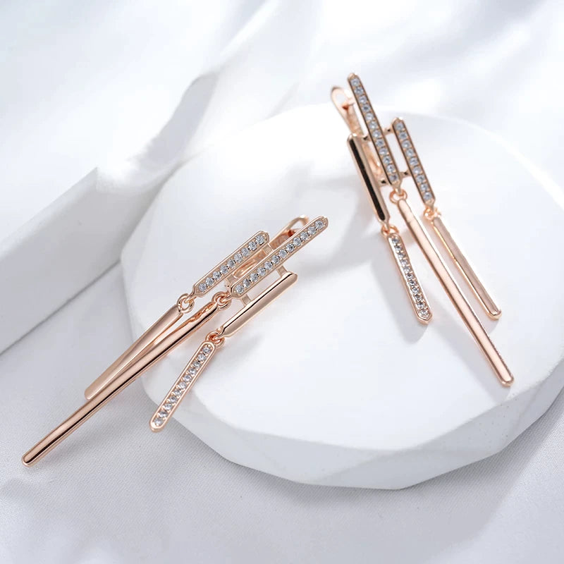 boucles d'oreilles à pampilles avec des zircons