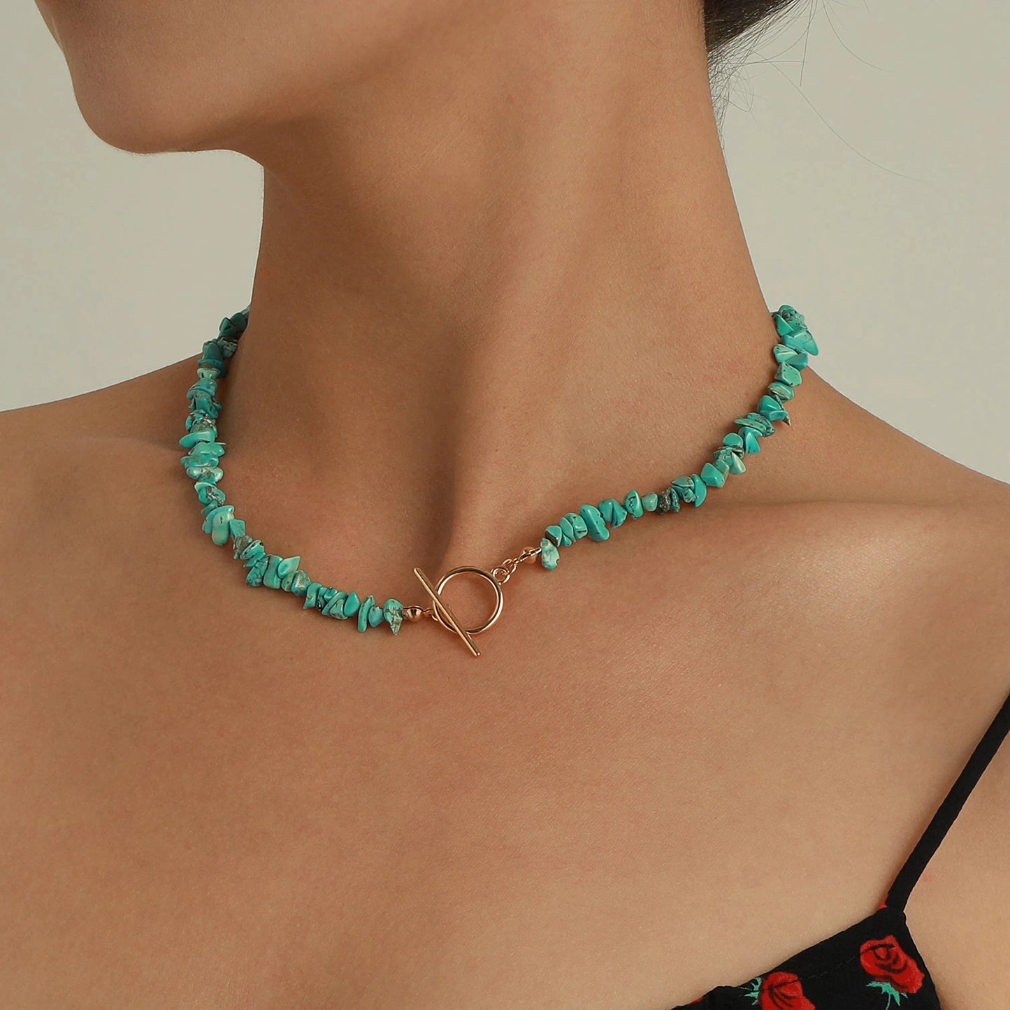 Collier de perles Corail turquoise, bijou en alliage plaqué or et en pierre naturelle