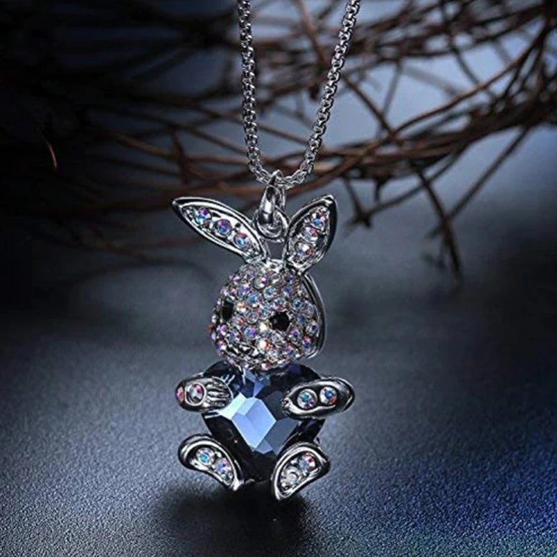 Collier Lapin tenant un coeur, bijou en alliage plaqué argent 925 et zircons naturels