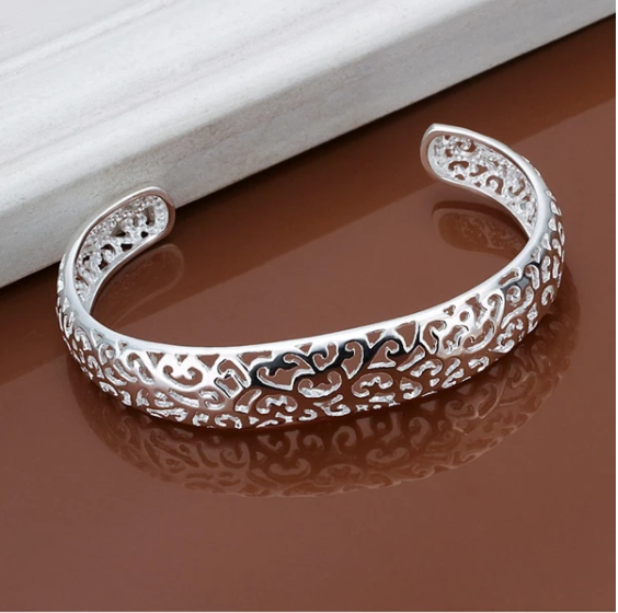 Bracelet jonc ajouré arabesques, bijou en alliage plaqué argent