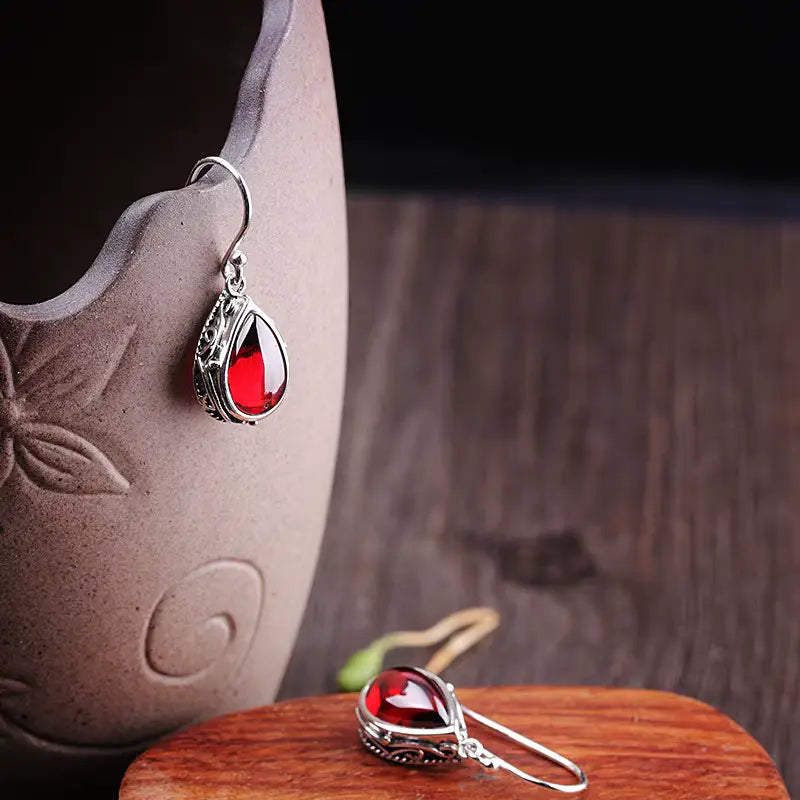 Boucles d'oreilles Goutte pierre rouge, bijou en alliage plaqué argent