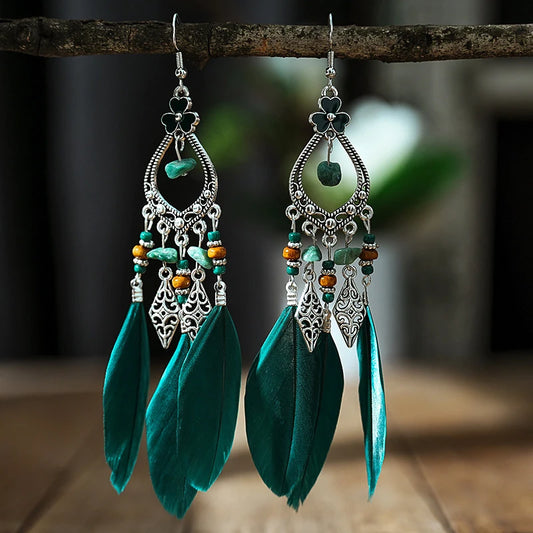 Boucles d'oreilles ethniques à perles et à plumes vertes