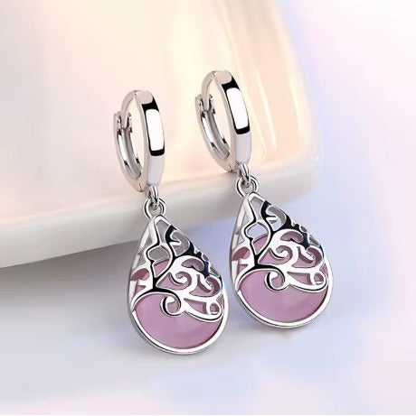 Boucles d'oreilles Opale rose et arabesques, bijou en alliage plaqué argent et en pierre de cristal