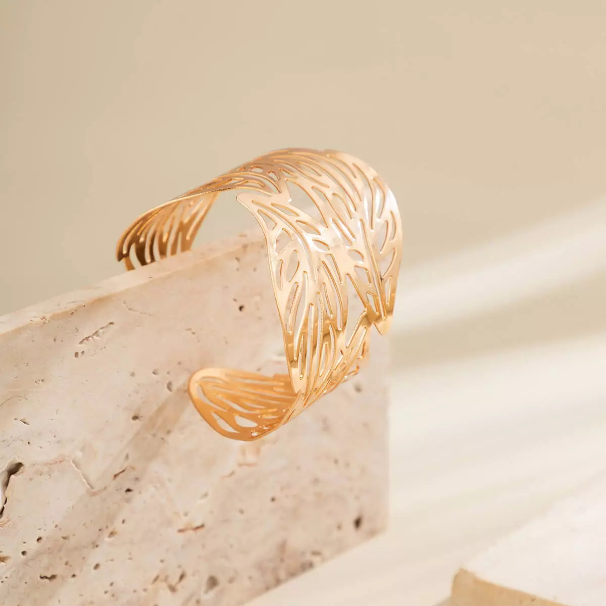 Bracelet Feuillage ajouré, bijou en plaqué or