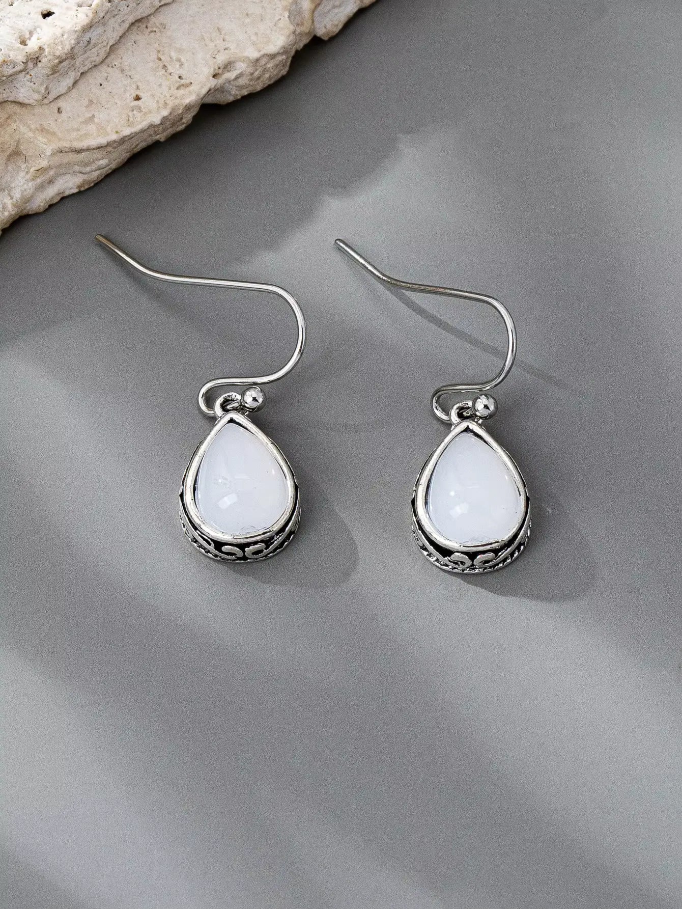 Boucles d'oreilles Goutte pierre blanche, bijou en alliage plaqué argent