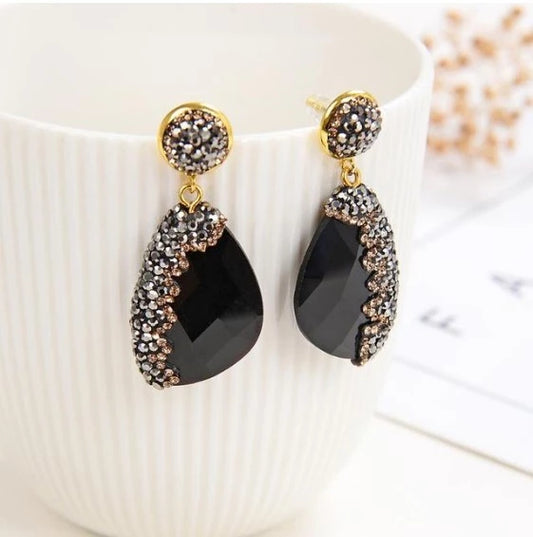 boucles d'oreilles en cristal noir avec zircons