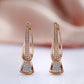 Boucles d'oreilles Pavés de zircons & courbes élégantes, bijou en plaqué or 585 (14 carats) et en zircons naturels