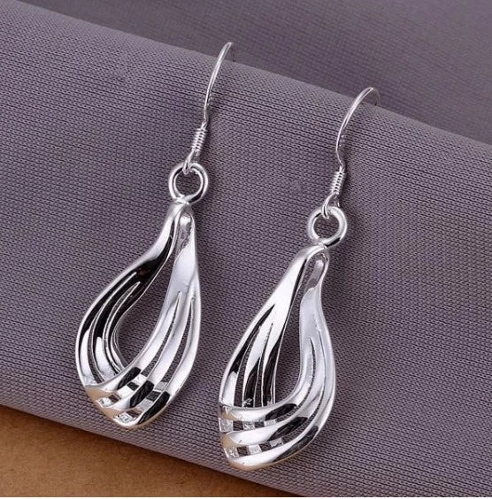 boucles d'oreilles en forme de goutte