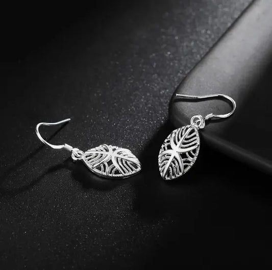 Boucles d'oreilles minimalistes Feuille, bijou en plaqué argent