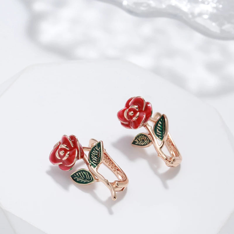 Boucles d'oreilles Roses rouges, bijou en plaqué or rose et en émail