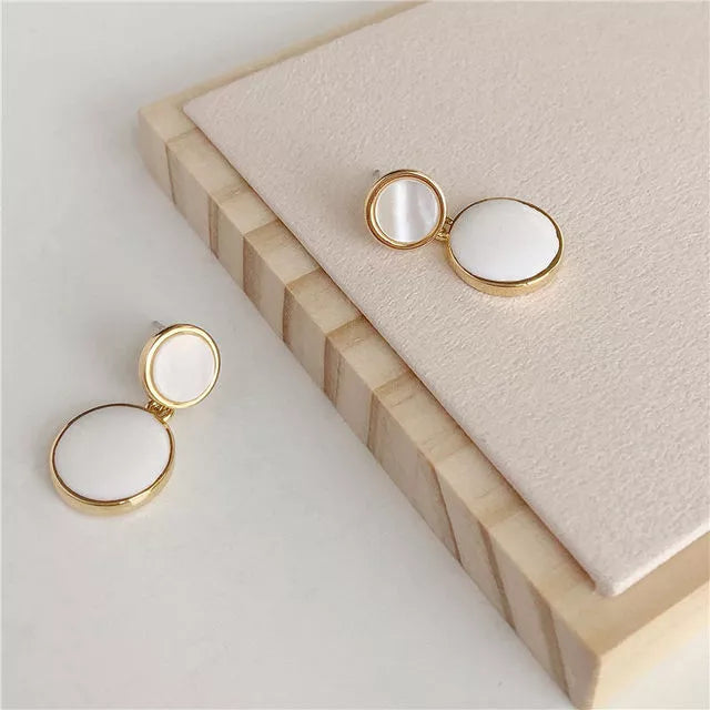 boucles d'oreilles rondes en émail blanc