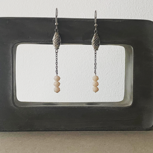 Boucles d'oreilles pendantes avec perles de couleur beige ivoire, bijou en acier inoxydable