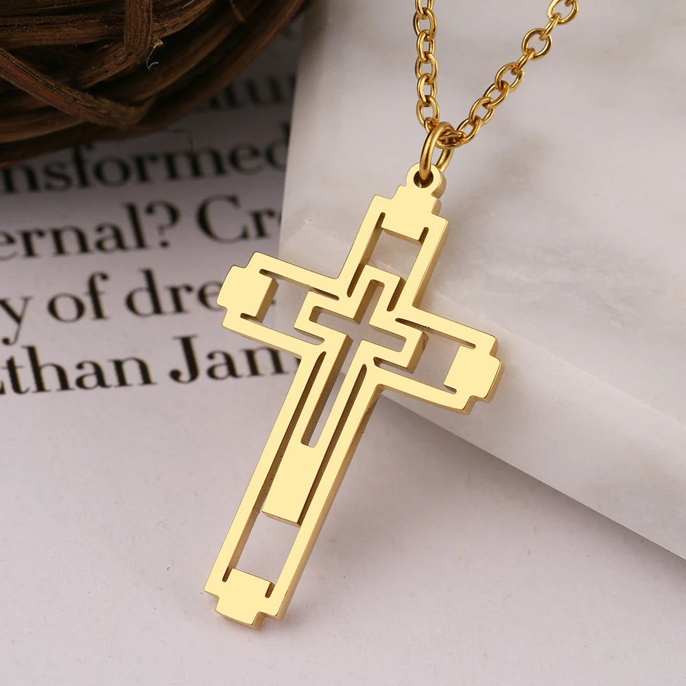 collier avec pendentif croix de Jésus